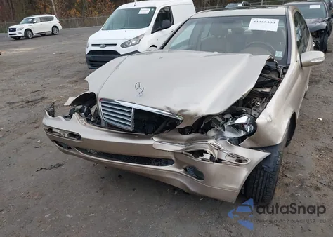 2002 Mercedes-Benz C 240 from USA, damaged, VIN WDBRF61JX2F230451